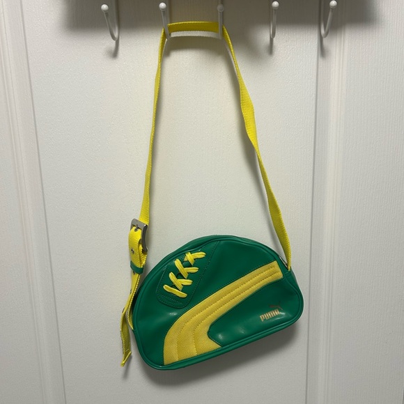 ✨Host Pick✨ Y2K Puma Pleather Belt Bag/Crossbody Bag - Picture 2 of 6
